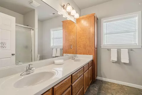 902 Crystal Dr, Eagle Point, OR 97524 photo 10