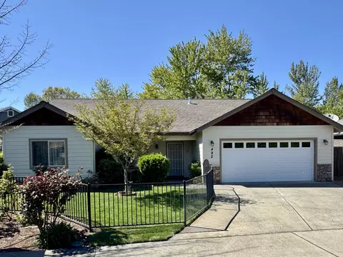 492 SW Wagner Meadows Dr, Grants Pass, OR 97526