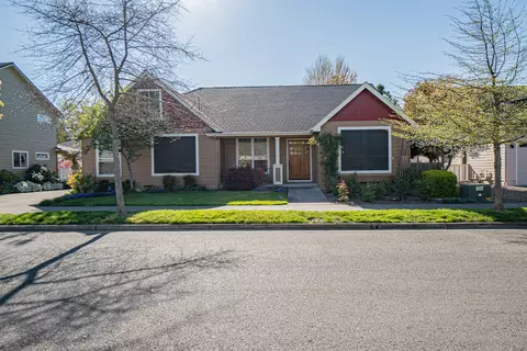 669 Silver Creek Dr, Central Point, OR 97502