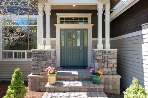 3225 NW Melville Dr, Bend, OR 97703