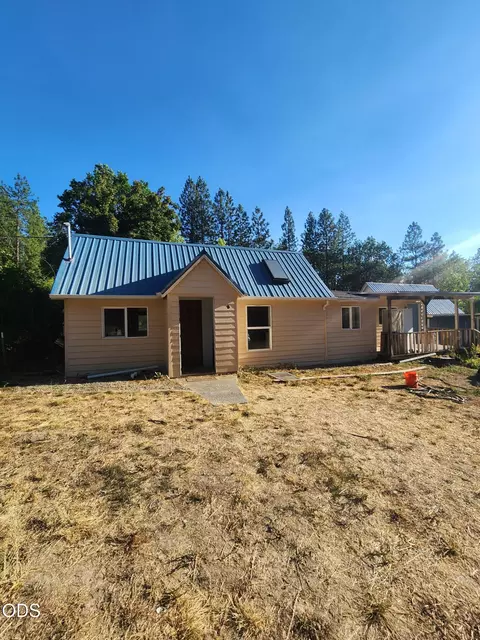 2970 Elk Ln, Grants Pass, OR 97527