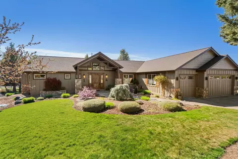 1104 Highland View Loop, Redmond, OR 97756
