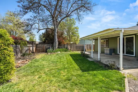 633 Libby St, Central Point, OR 97502 photo 16