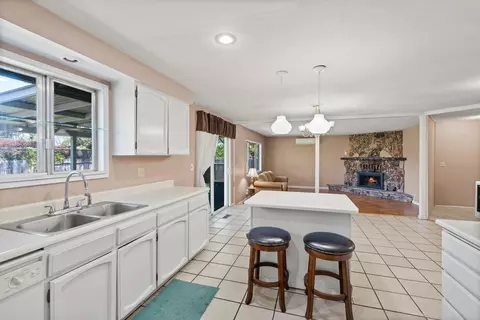 633 Libby St, Central Point, OR 97502 photo 8