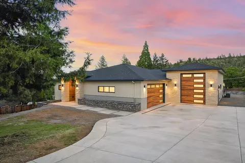 913 Granite Ridge Cir, Jacksonville, OR 97530