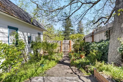 71 Gresham St, Ashland, OR 97520 photo 27