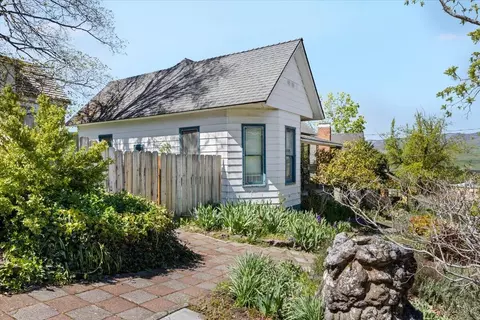 71 Gresham St, Ashland, OR 97520 photo 2