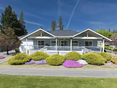 175 Morris Ln, Grants Pass, OR 97527