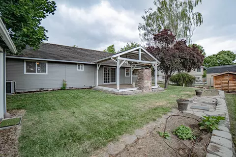 609 Crystal Dr, Eagle Point, OR 97524 photo 12