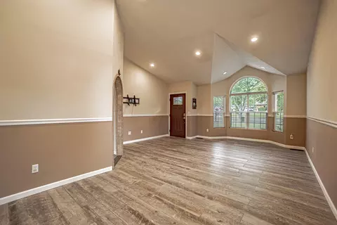609 Crystal Dr, Eagle Point, OR 97524 photo 5