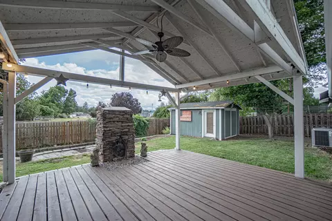 609 Crystal Dr, Eagle Point, OR 97524 photo 11
