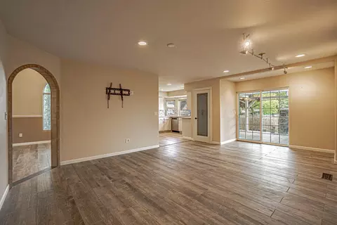 609 Crystal Dr, Eagle Point, OR 97524 photo 10