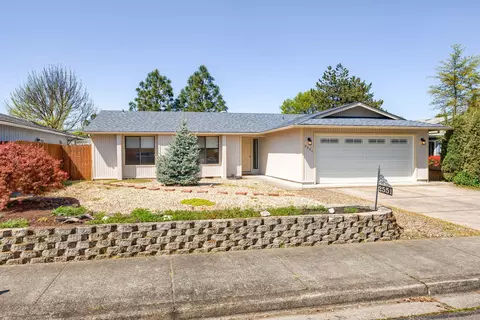 2551 Paloma Ave, Medford, OR 97504