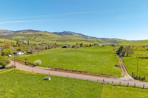 myer creek road, Ashland, OR 97520