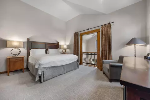 Bedroom - 23055 Nicklaus Dr UNIT 501 A/B, Bend, OR 97701 photo 6 of 6