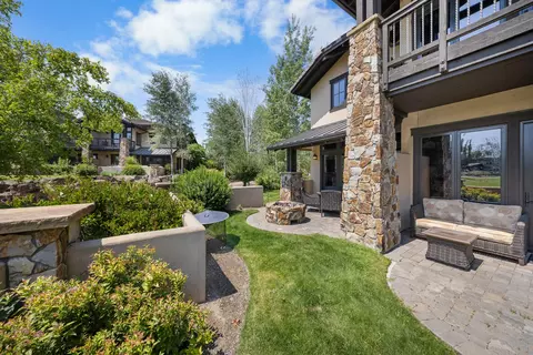 Exterior - 23055 Nicklaus Dr UNIT 501 A/B, Bend, OR 97701 photo 3 of 3
