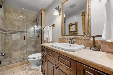 Bath - 23055 Nicklaus Dr UNIT 501 A/B, Bend, OR 97701 photo 6 of 6