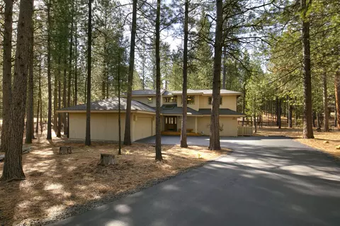 70250 Camaret #GM 402, Black Butte Ranch, OR 97759