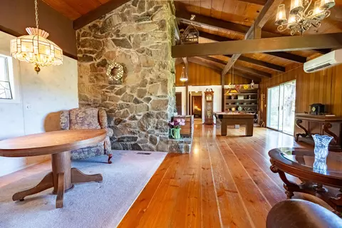 606 Ward Creek Rd, Rogue River, OR 97537