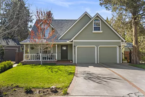 1860 SE Autumnwood Ct, Bend, OR 97702