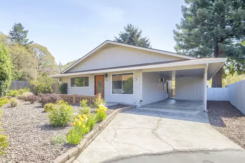 742 Brookside Cir, Rogue River, OR 97537