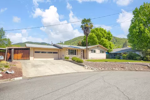 1220 NE Duane Dr, Grants Pass, OR 97526