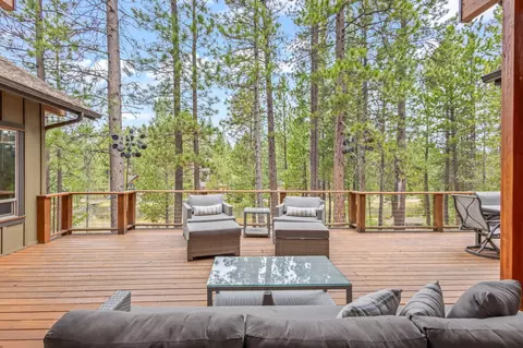Exterior - 17046 Cooper Dr, Bend, OR 97707 photo 5 of 7