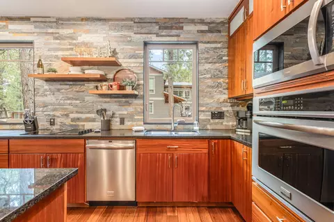Kitchen - 17046 Cooper Dr, Bend, OR 97707 photo 2 of 7