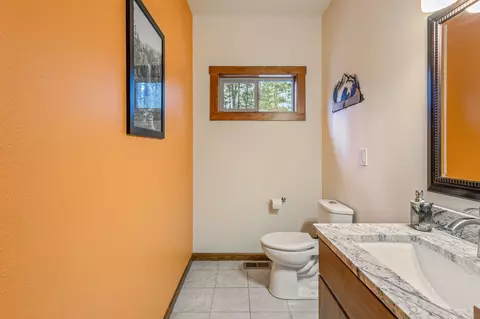 Bath - 17046 Cooper Dr, Bend, OR 97707 photo 6 of 7