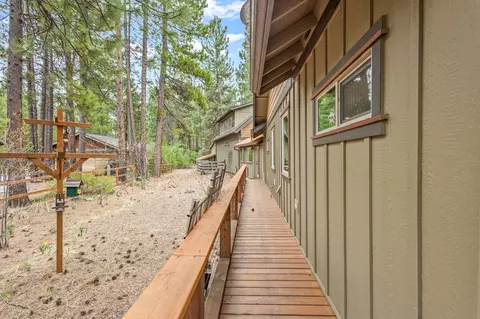 Entry Way - 17046 Cooper Dr, Bend, OR 97707 photo 3 of 3