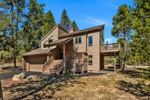 Exterior - 17748 Malheur Ln, Sunriver, OR 97707 photo 3 of 8