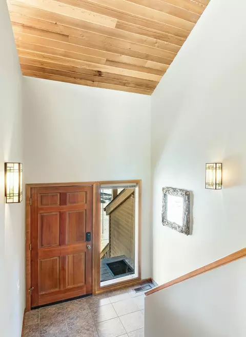 Entry Way - 17748 Malheur Ln, Sunriver, OR 97707 photo 1 of 1