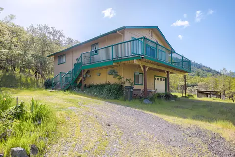 211 Jillana Ter, Grants Pass, OR 97527