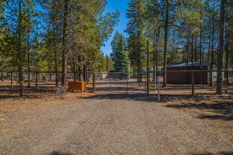 Exterior - 53356 Deep Woods Rd, La Pine, OR 97739 photo 15 of 30