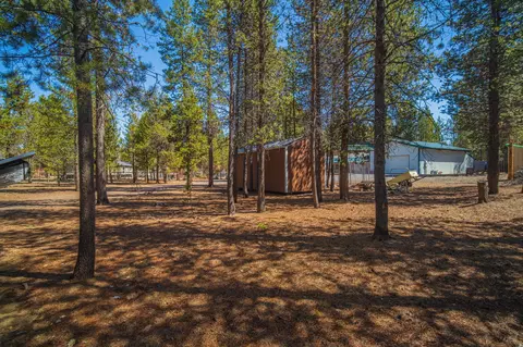 Exterior - 53356 Deep Woods Rd, La Pine, OR 97739 photo 28 of 30