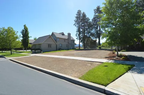 513 S Pine Meadow St, Sisters, OR 97759