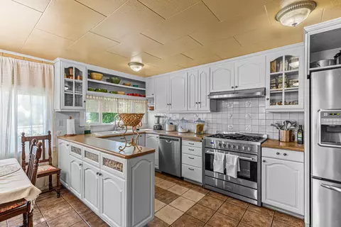 Kitchen - 108 W 4th St, Phoenix, OR 97535 photo 1 of 5