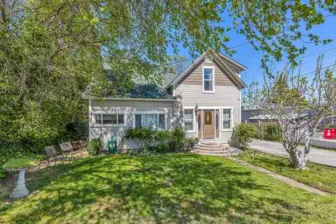 Exterior - 108 W 4th St, Phoenix, OR 97535 photo 10 of 12