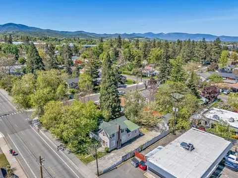 View/Area - 108 W 4th St, Phoenix, OR 97535 photo 2 of 5