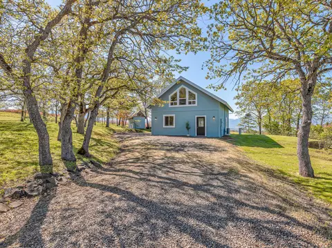 1704 Panorama Dr, Medford, OR 97504