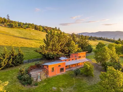 1848 Anderson Creek Rd, Talent, OR 97540