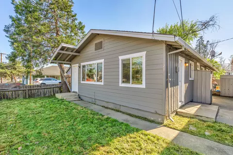 22 Elm St, Medford, OR 97501