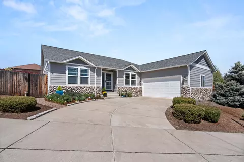 467 N Deanjou Ave, Eagle Point, OR 97524