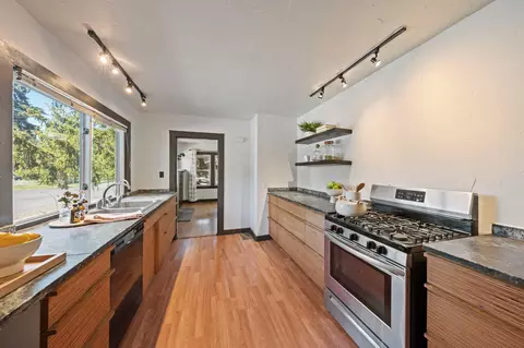 Kitchen - 355 NW Delaware Ave, Bend, OR 97703 photo 3 of 6