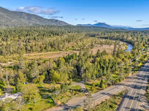 100 Burch Dr, Cave Junction, OR 97523 photo 13
