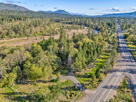 100 Burch Dr, Cave Junction, OR 97523 photo 14