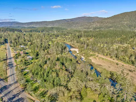 100 Burch Dr, Cave Junction, OR 97523 photo 5