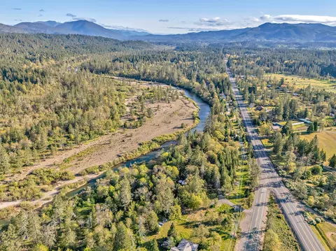 100 Burch Dr, Cave Junction, OR 97523 photo 10