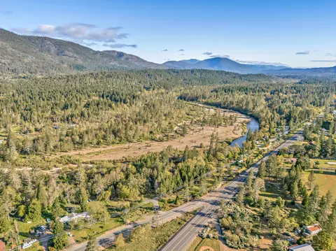 100 Burch Dr, Cave Junction, OR 97523 photo 12