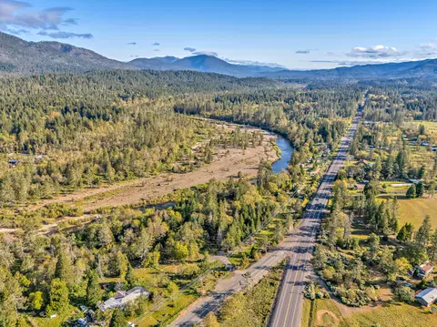 100 Burch Dr, Cave Junction, OR 97523 photo 11